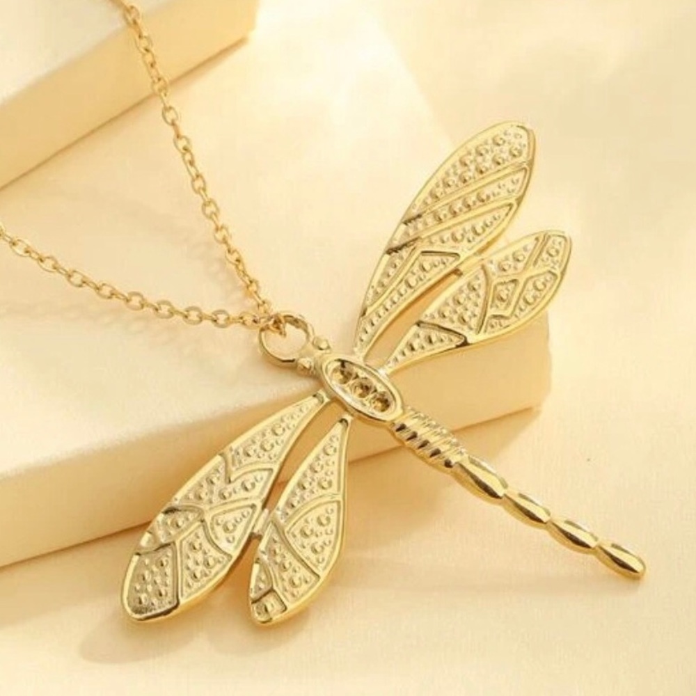 “Ornate Dragonfly” Damselfly Firefly Nymph Insect Studded Veined Wings Necklace - Picture 6 of 15